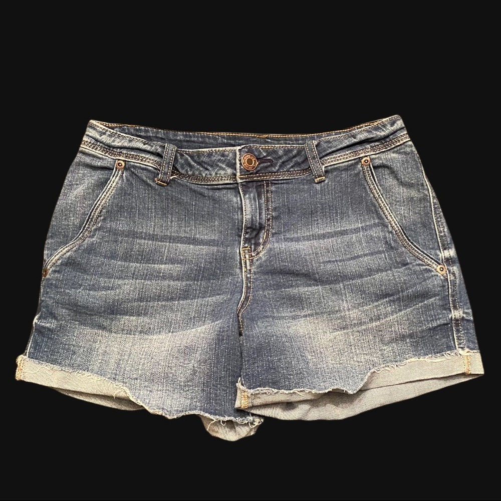 Maurices Jean Shorts Like New Size 5 / 6